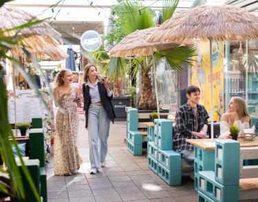 Gozsdu udvar,  BISTRO-EATERY